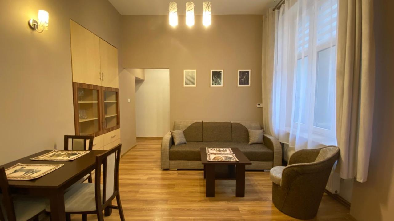 Lublinbnb - Exclusive Family Apartment ------ In The Heart Of Lublin -------------------------------- Bedroom & Living Room & Kitchen Εξωτερικό φωτογραφία